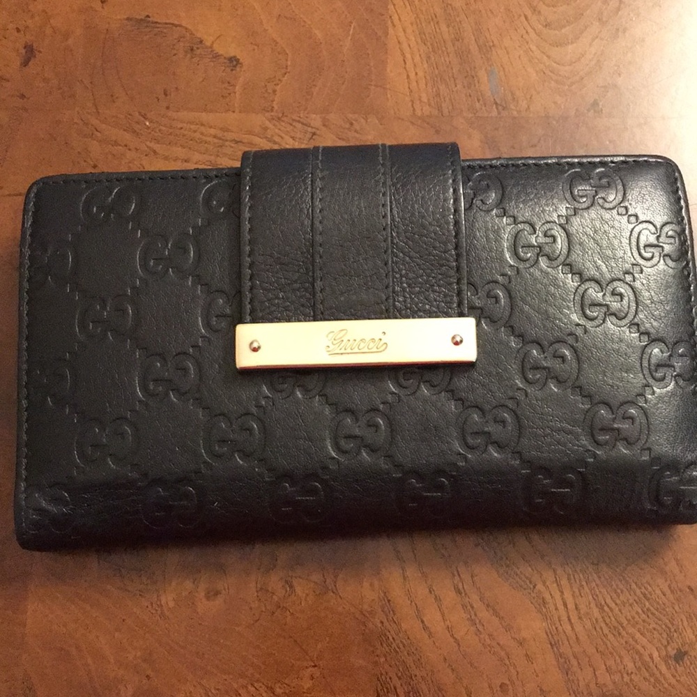 Authentic Gucci billfold